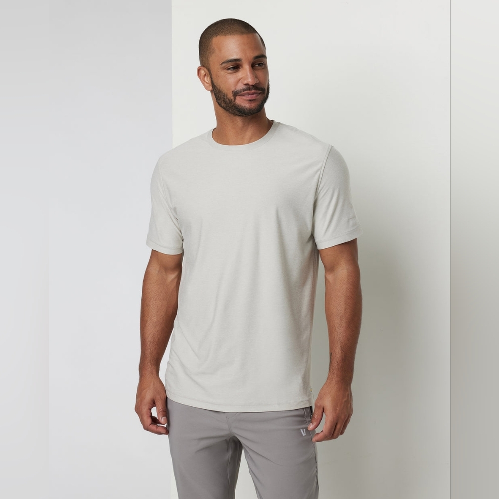 Vuori Mens Strato Tech Tee in Tan/Grey, Large
